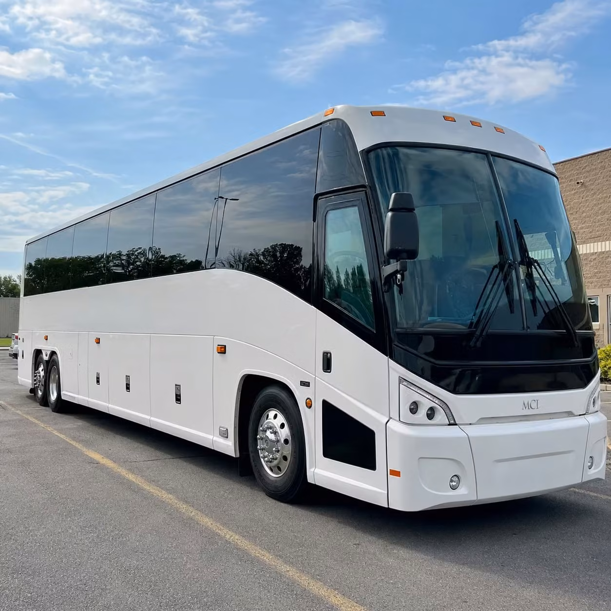 charterbusrentalsunrisefl com is the smarter way to book corporate charter buses for sunrise team building events
